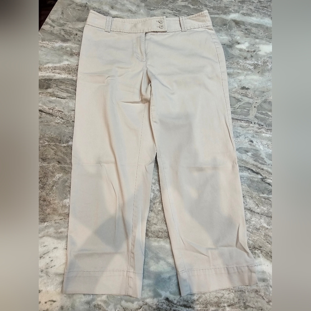 LOFT Catalina Capris Julie Fit Women’s Size 2 Khaki Beige Cropped Pants